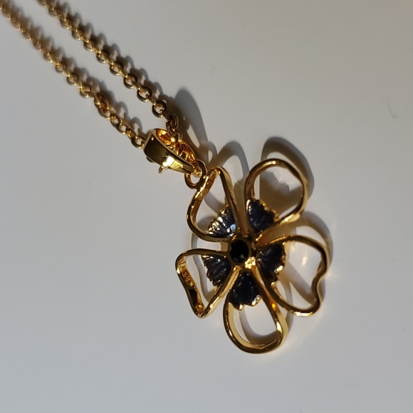 Ted Baker London Lerene NAVY BLUE Flower Necklace - Picture 3 of 4